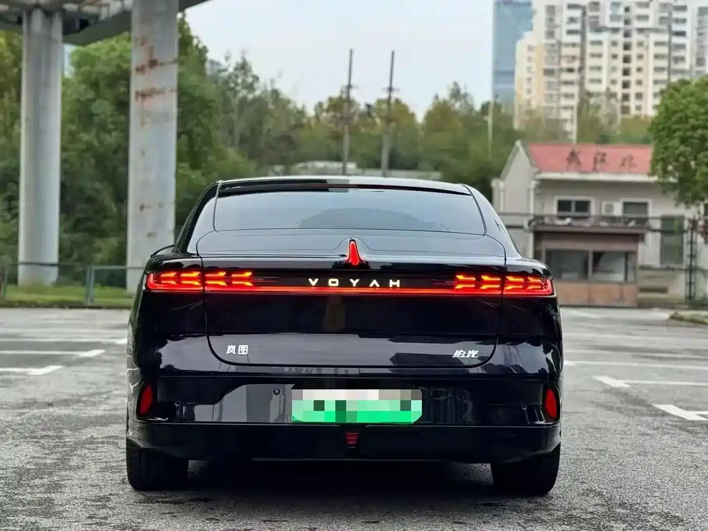 Voyah Chasing the Light 2024 PHEV AWD Long Range Flagship Edition — миниатюра 9
