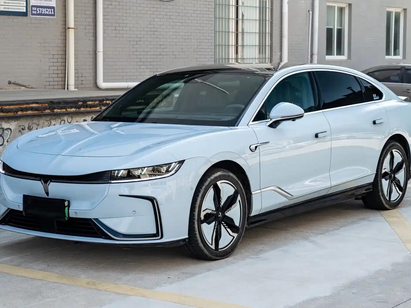 Voyah Chasing Light 2023 AWD Flagship Edition — миниатюра 1