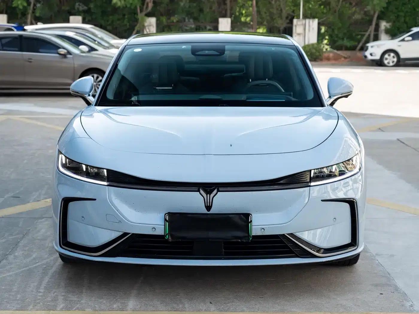 Voyah Chasing Light 2023 AWD Flagship Edition — миниатюра 2