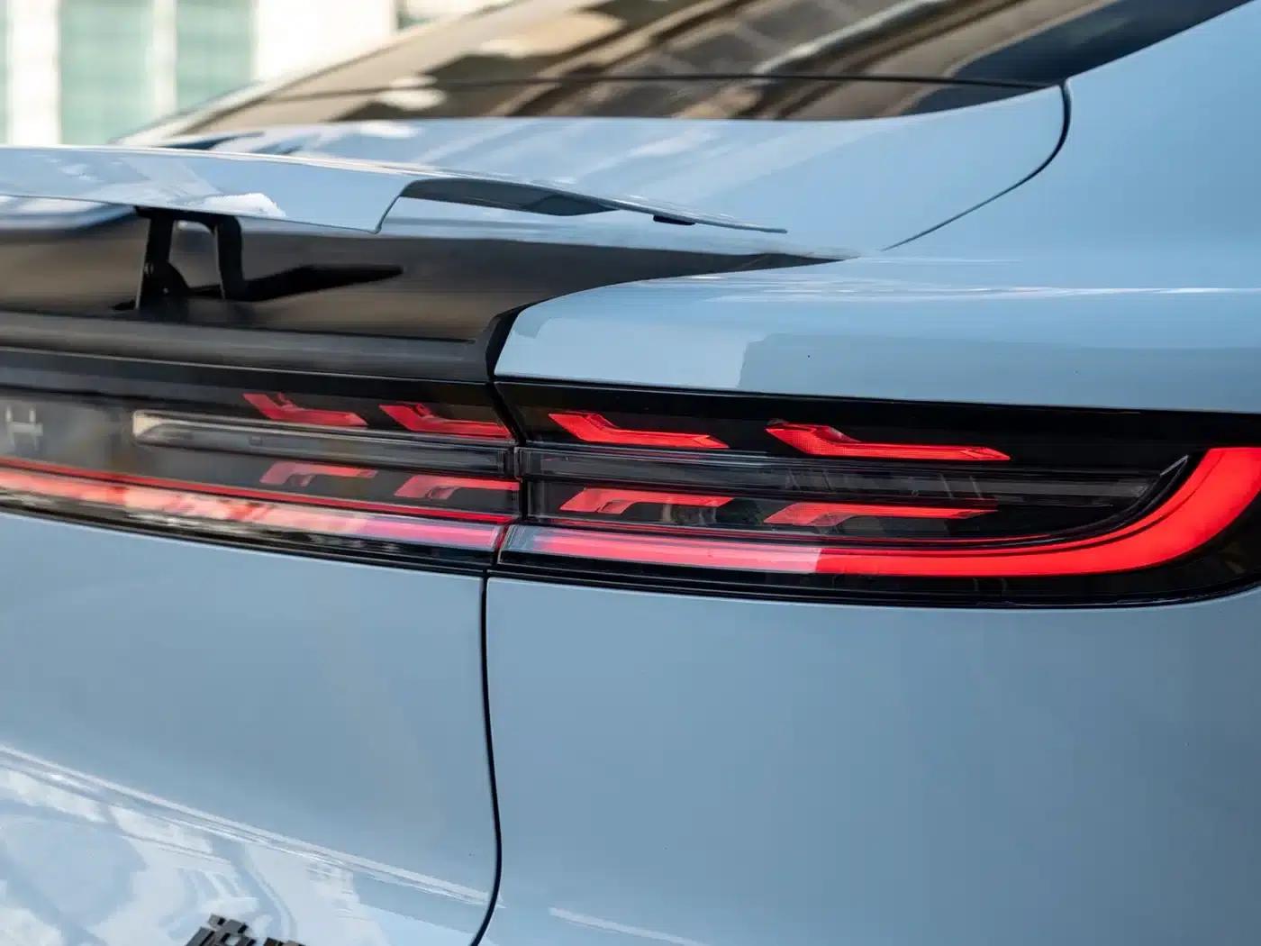 Voyah Chasing Light 2023 AWD Flagship Edition — миниатюра 18