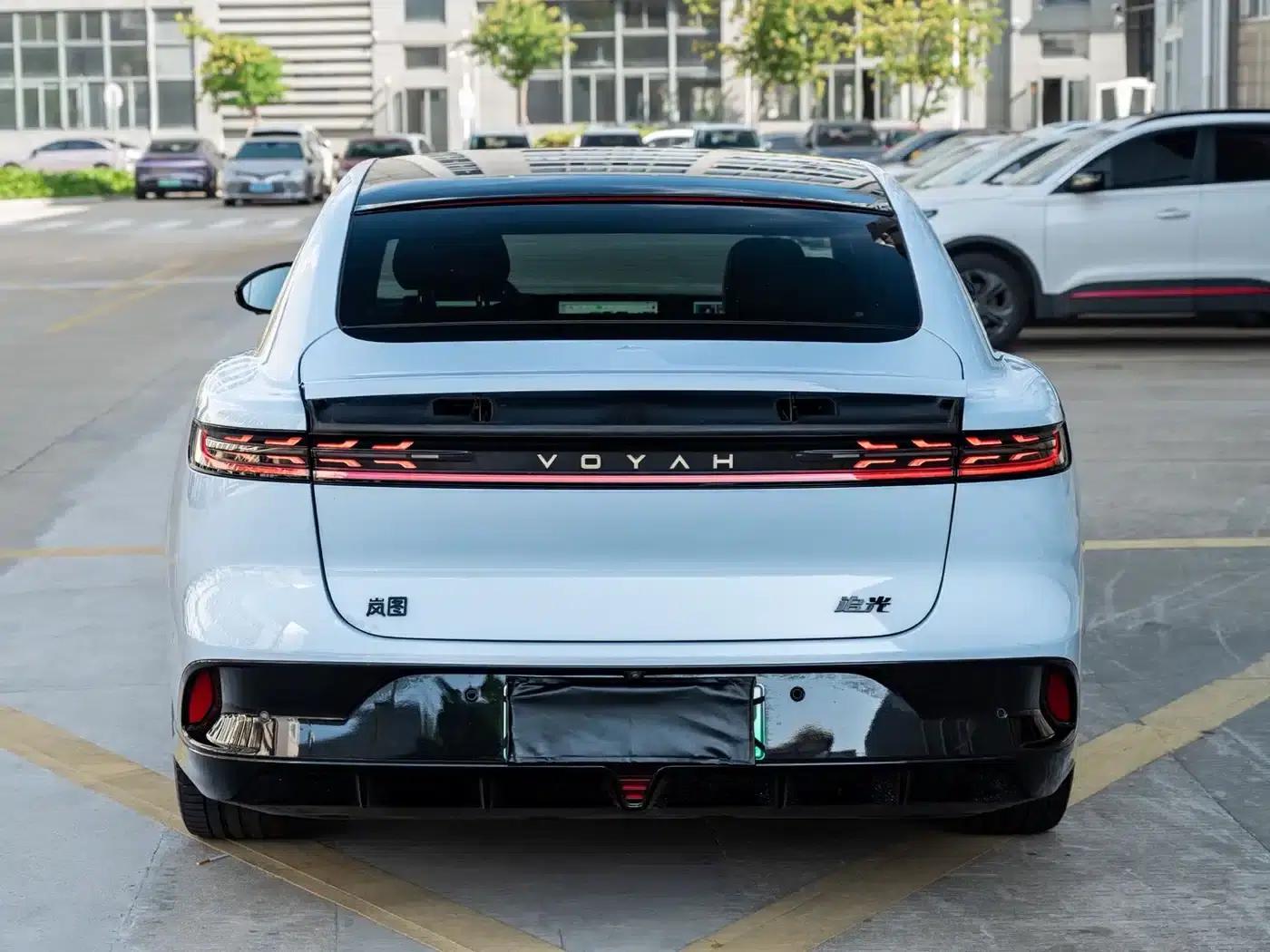 Voyah Chasing Light 2023 AWD Flagship Edition — миниатюра 5