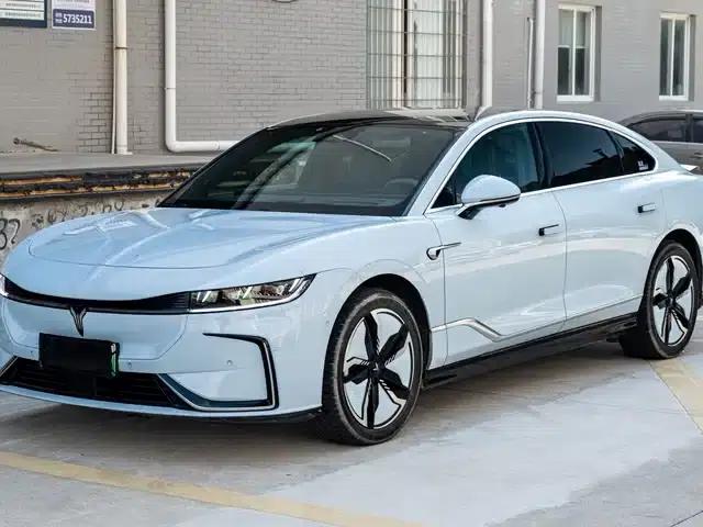 Voyah Chasing Light 2023 AWD Flagship Edition