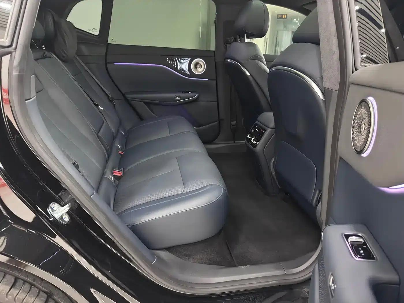 Voyah 2025 Four-Wheel Drive Qiankun Edition — миниатюра 4