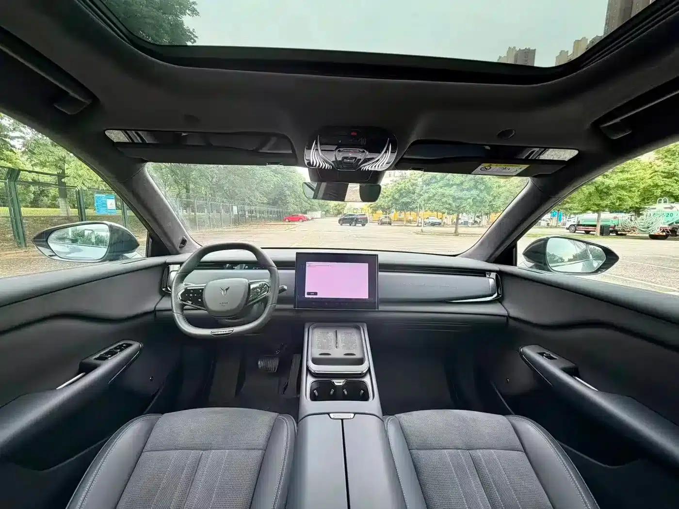 Voyah 2024 Long Range Supercharging Edition — миниатюра 5
