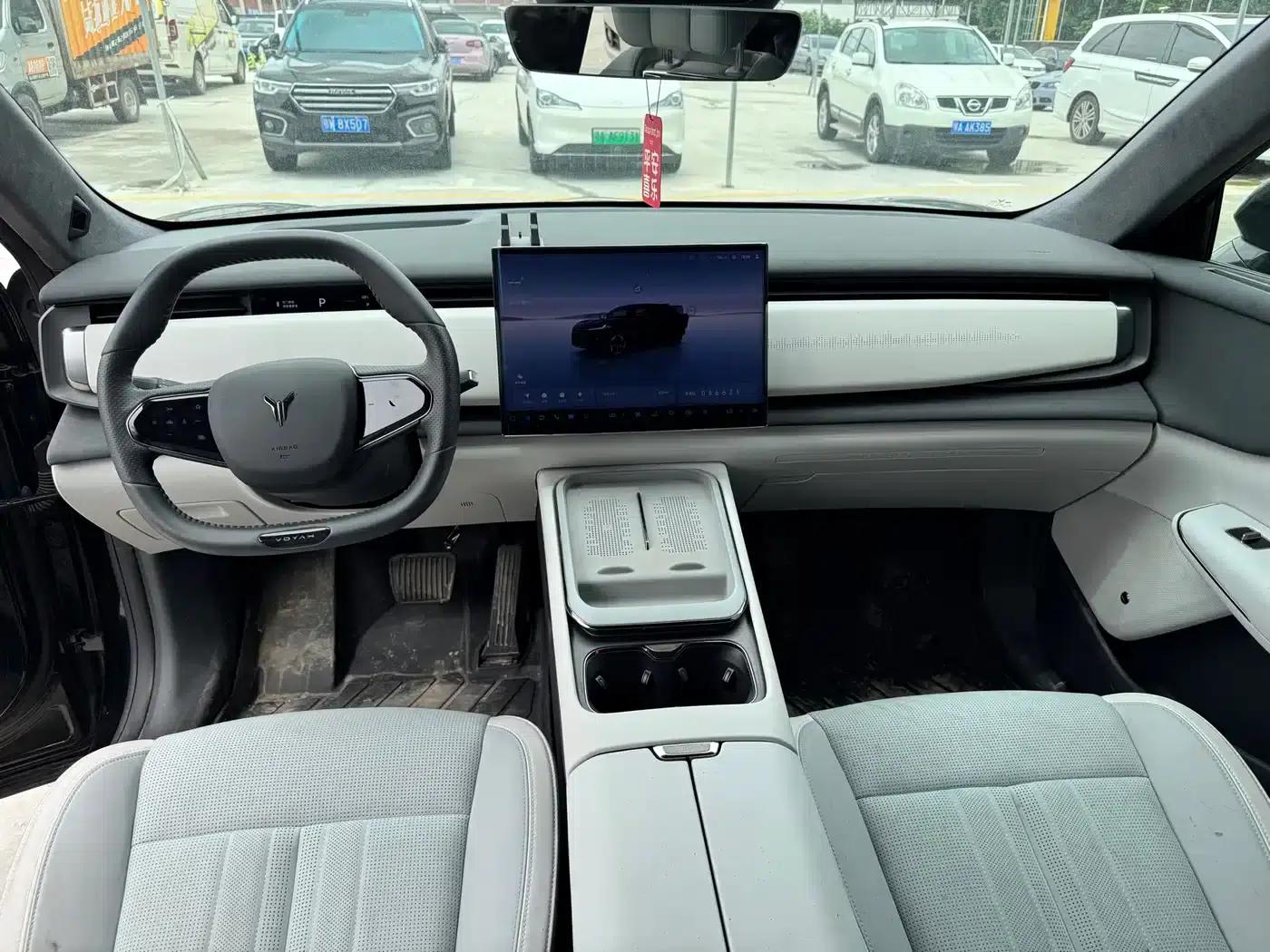 Voyah 2024 Long Range Supercharging Edition — миниатюра 6
