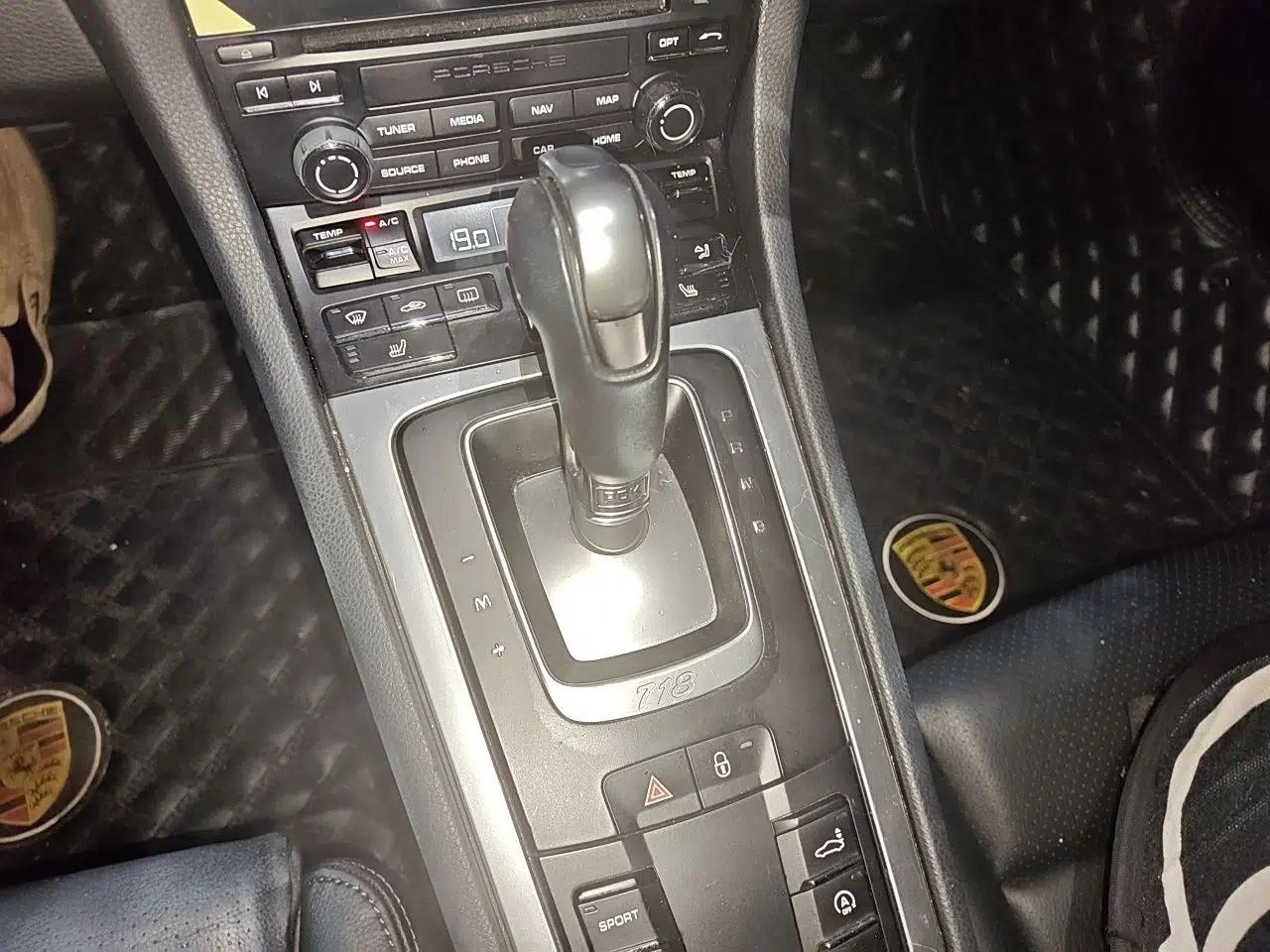 Porsche 718 2018 Cayman 2.0T — миниатюра 15