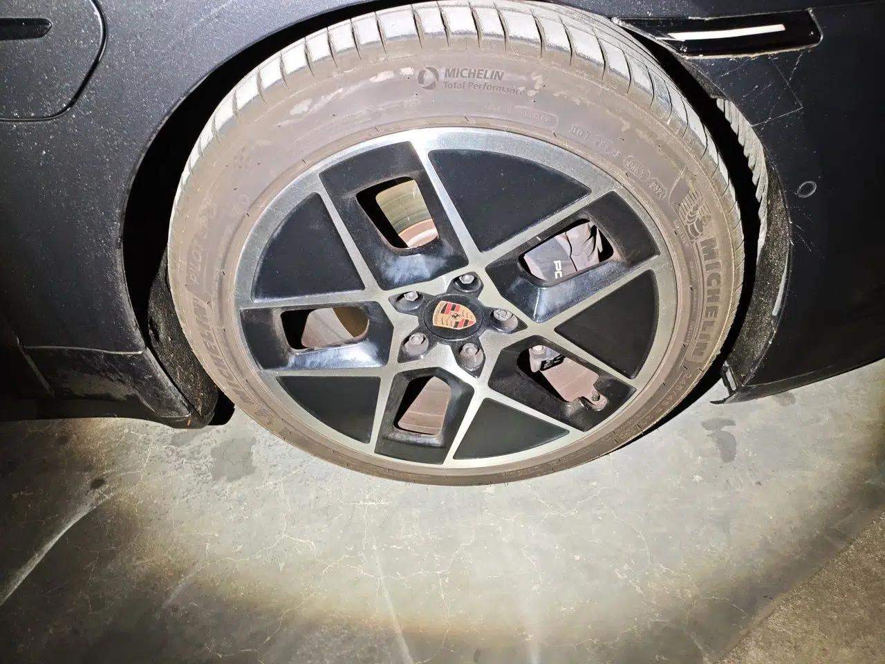 Porsche Taycan 2024 Taycan 4 — миниатюра 8