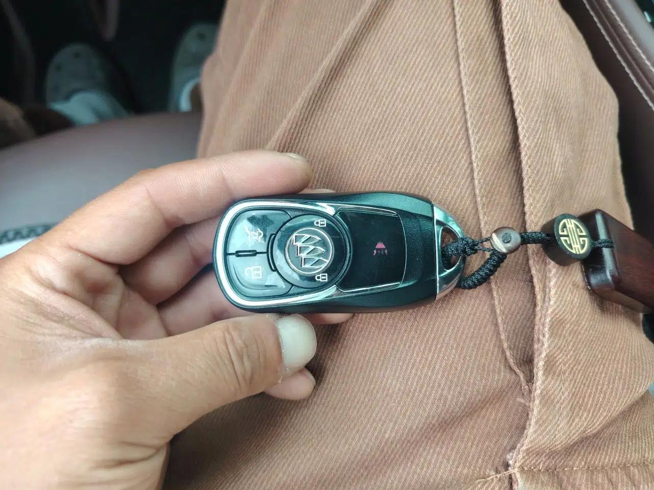 Buick Envision 2016 28T Four-Wheel Drive Luxury Model — миниатюра 9