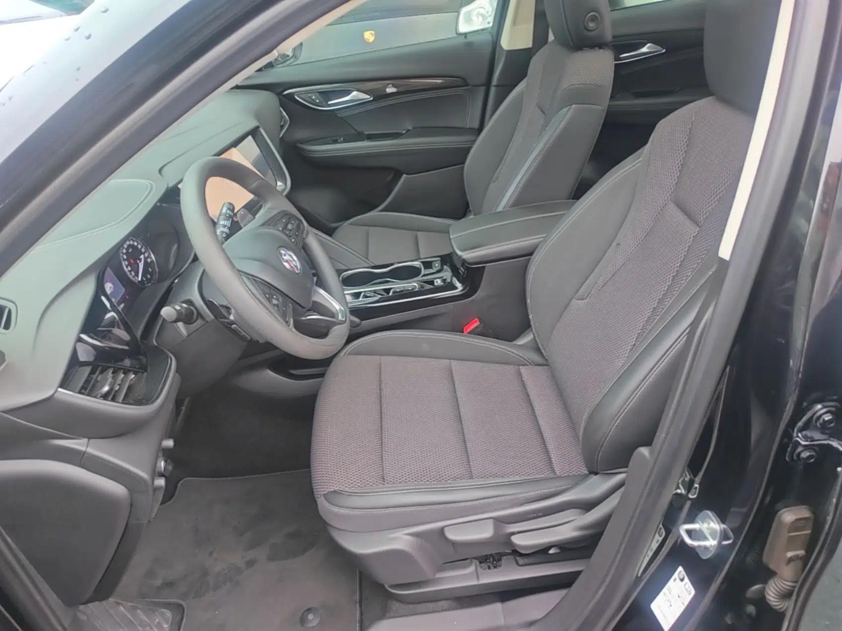 Buick Envision 2020 Onix S 652T Two-Wheel Drive Elite Model — миниатюра 19