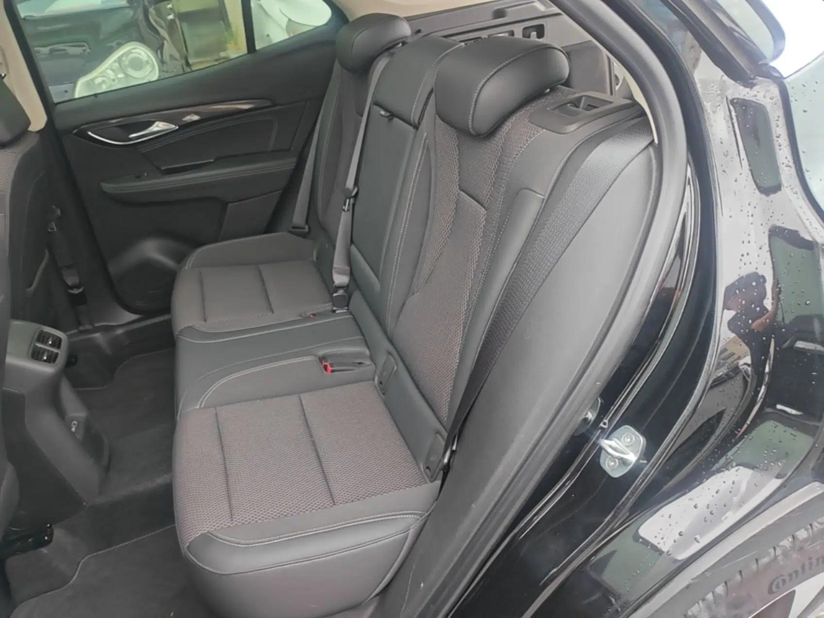 Buick Envision 2020 Onix S 652T Two-Wheel Drive Elite Model — миниатюра 21