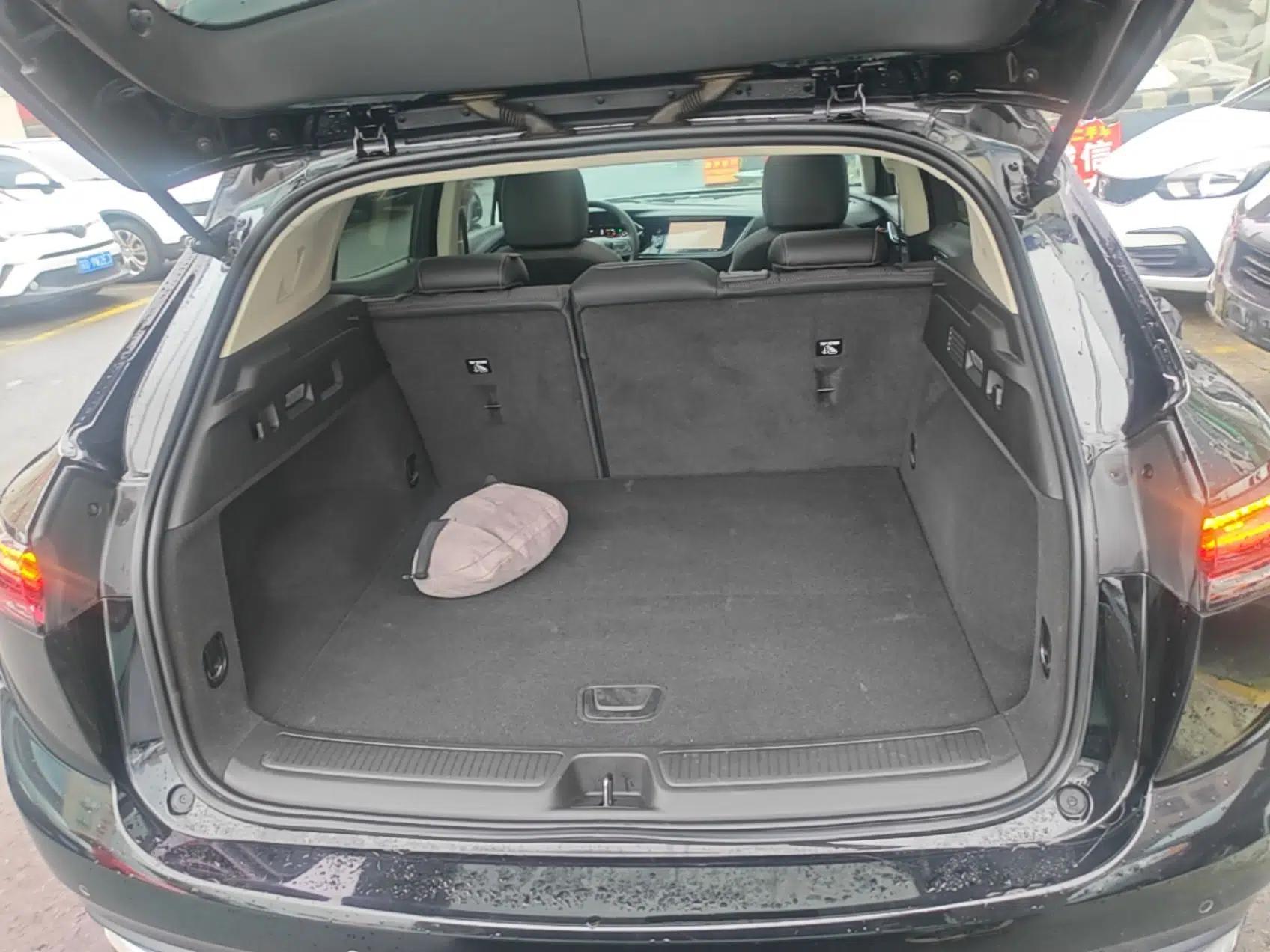Buick Envision 2020 Onix S 652T Two-Wheel Drive Elite Model — миниатюра 23