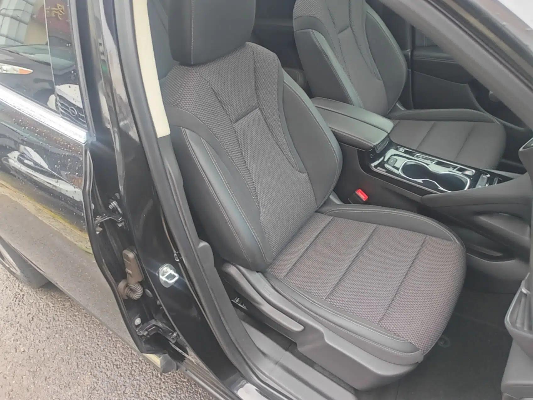 Buick Envision 2020 Onix S 652T Two-Wheel Drive Elite Model — миниатюра 30