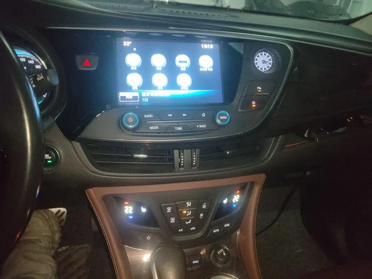 Buick Envision 2017 28T Four-Wheel Drive Elite Model — миниатюра 14