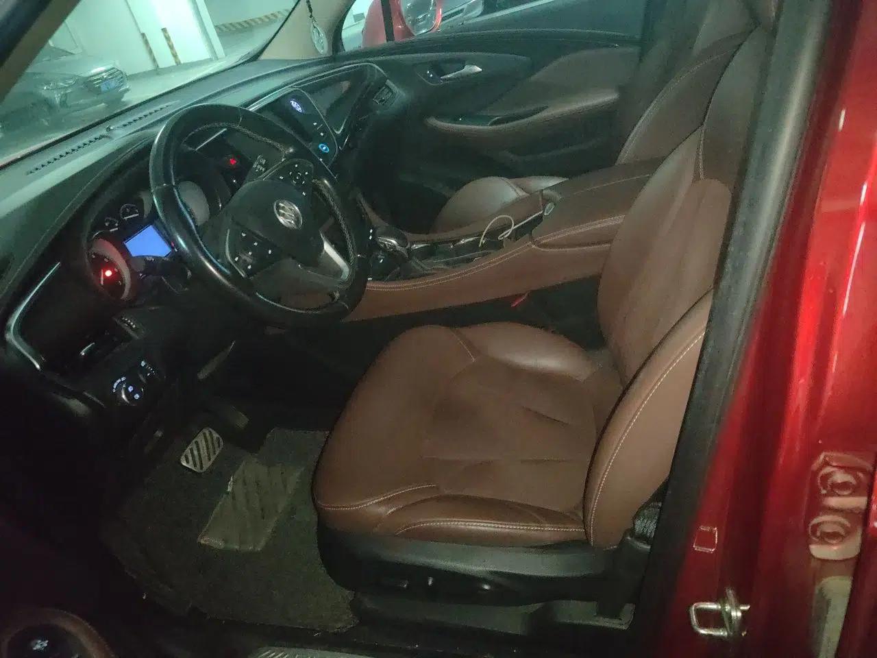 Buick Envision 2017 28T Four-Wheel Drive Elite Model — миниатюра 16
