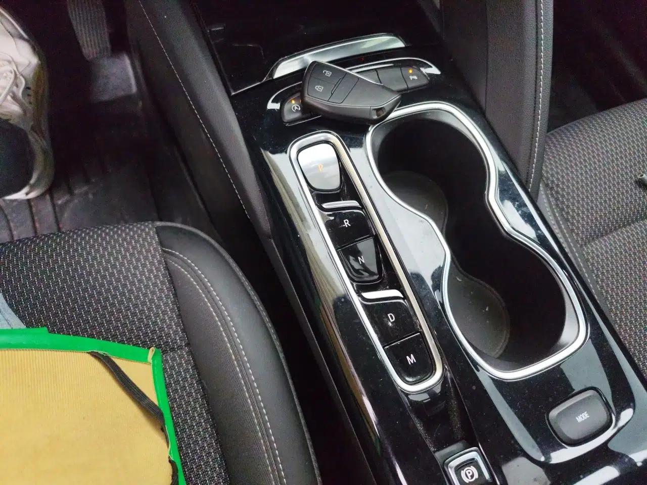 Buick Envision 2022 Encore S 652T Two-Wheel Drive Elite Model — миниатюра 11