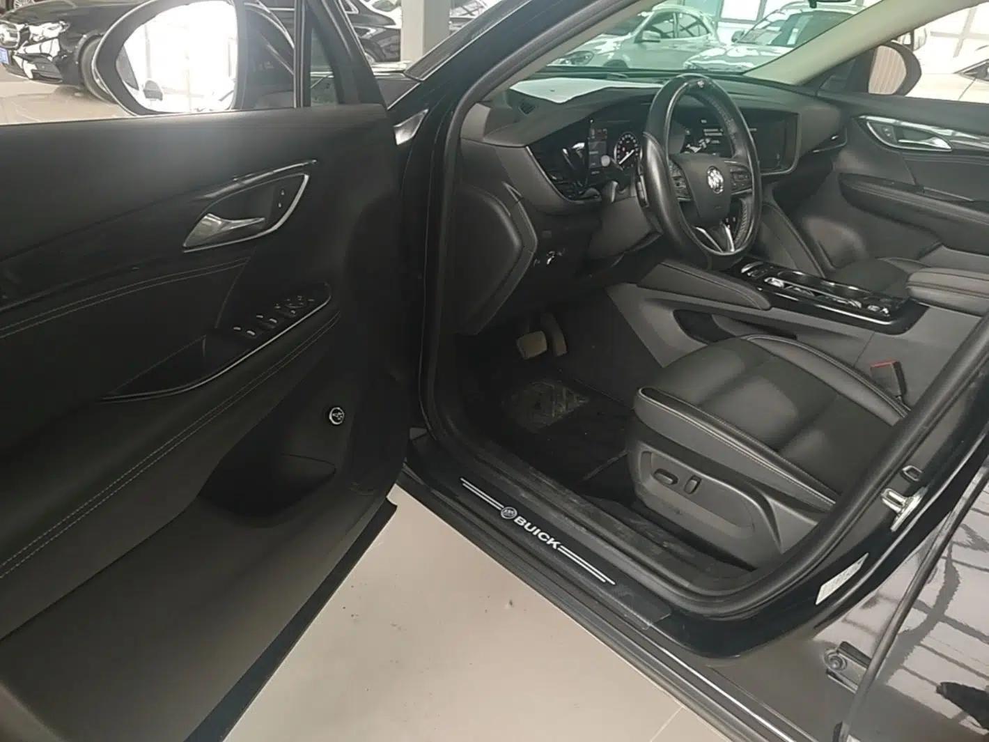 Buick Envision 2023 Encore S 552T Two-Wheel Drive Luxury Model — миниатюра 19