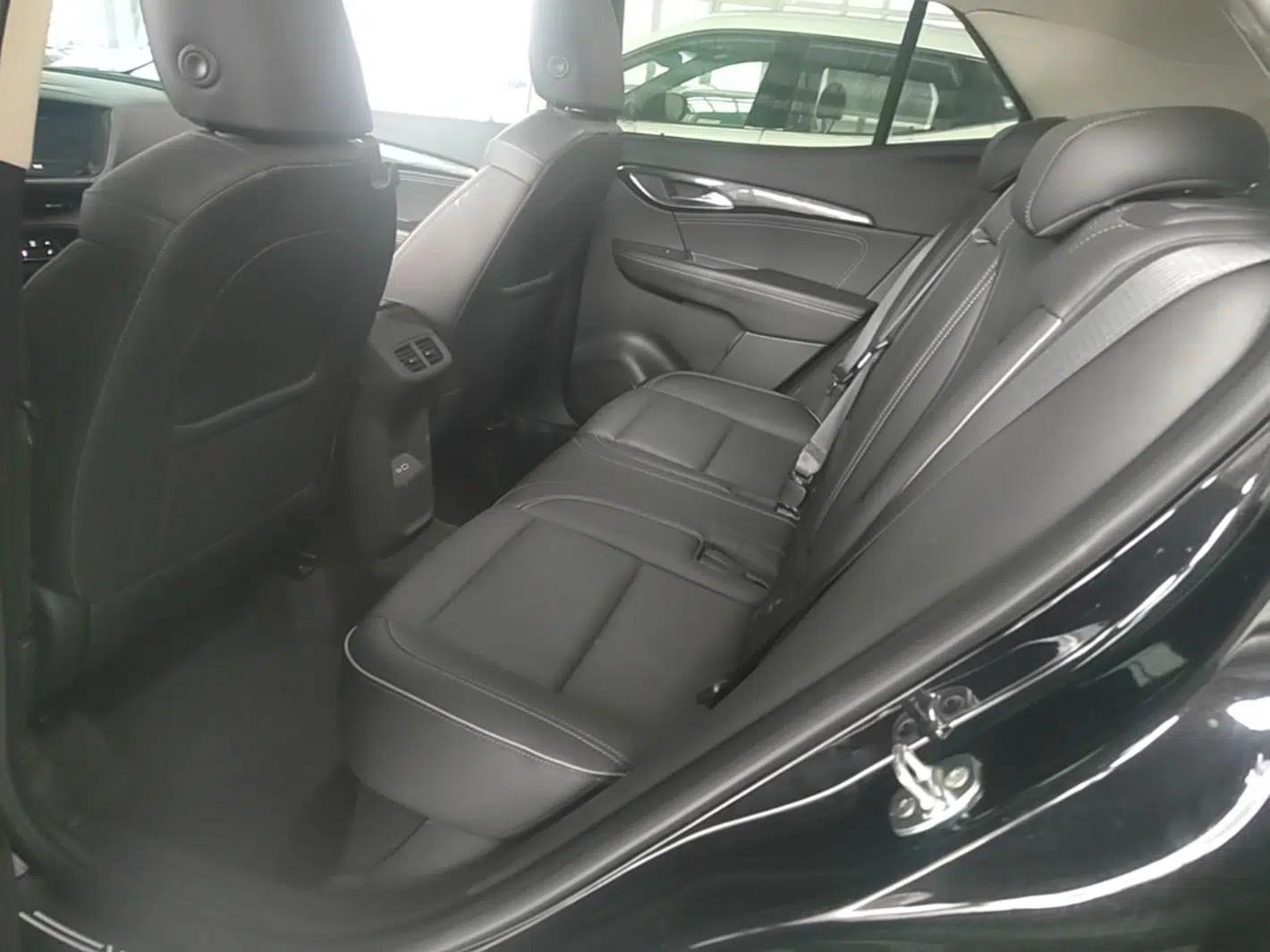 Buick Envision 2023 Encore S 552T Two-Wheel Drive Luxury Model — миниатюра 20