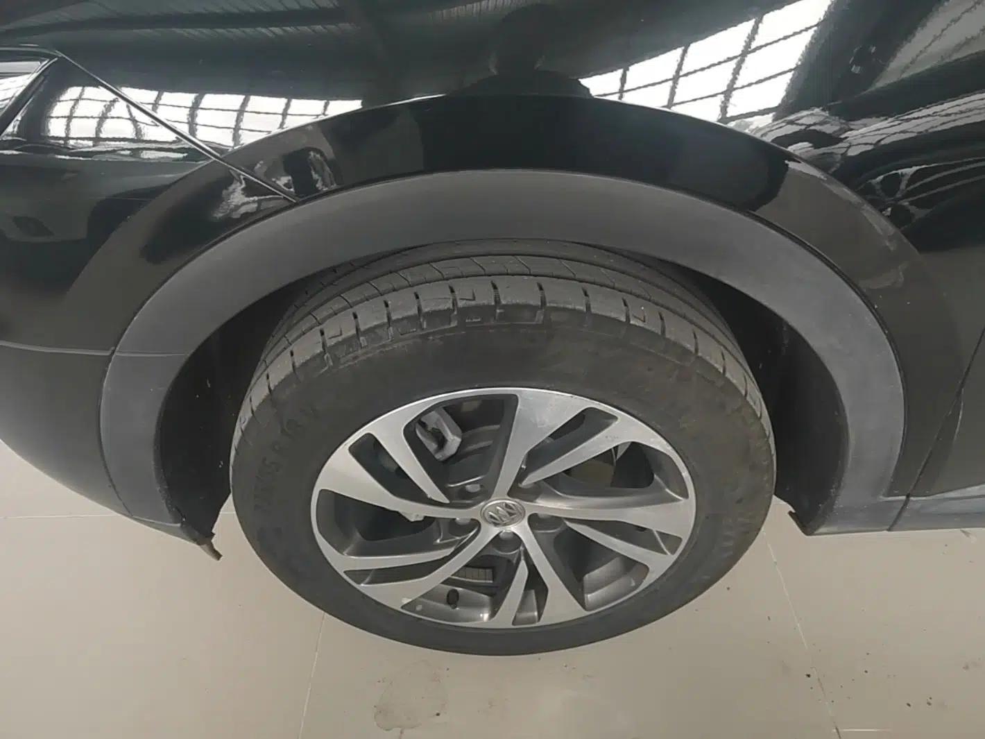 Buick Envision 2023 Encore S 552T Two-Wheel Drive Luxury Model — миниатюра 8