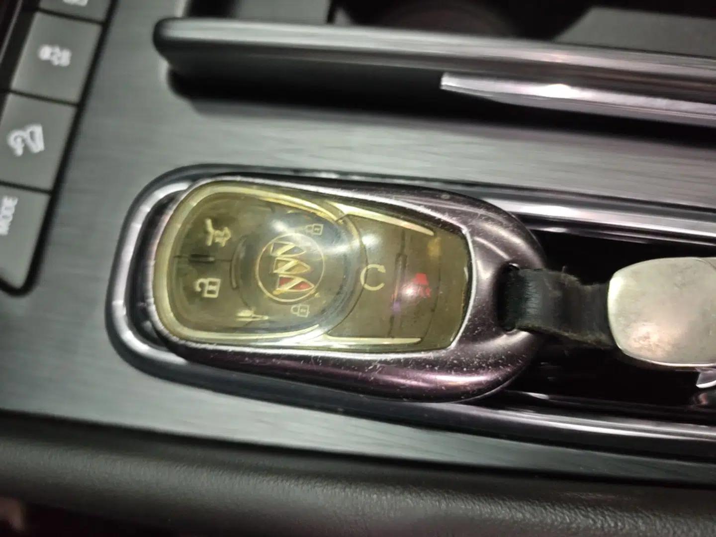 Buick Enclave 2020 28T Two-Wheel Drive Prestige Version — миниатюра 12