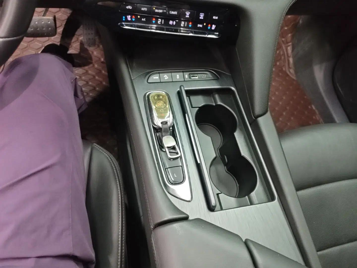 Buick Enclave 2020 28T Two-Wheel Drive Prestige Version — миниатюра 17