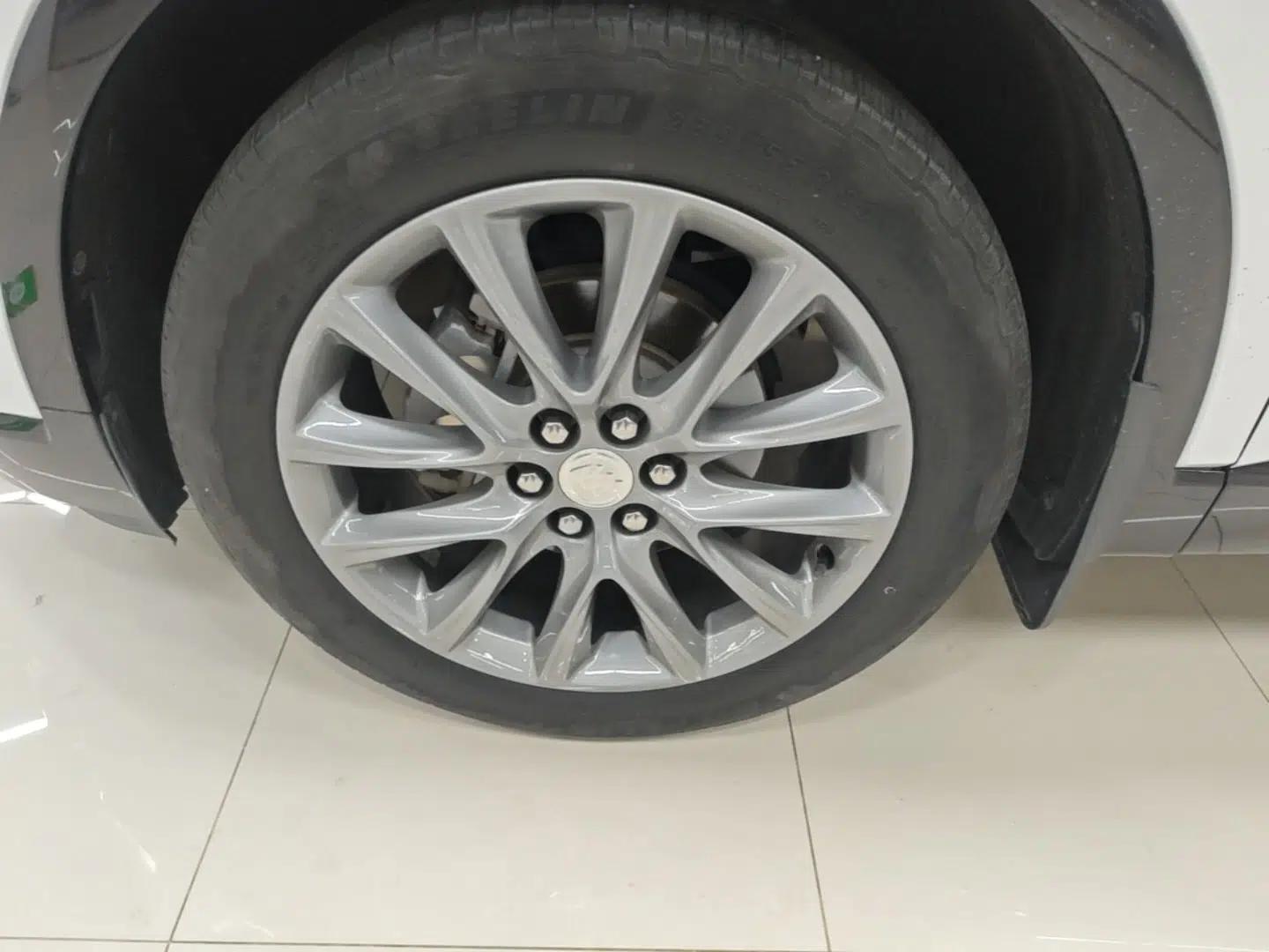 Buick Enclave 2020 28T Two-Wheel Drive Prestige Version — миниатюра 8