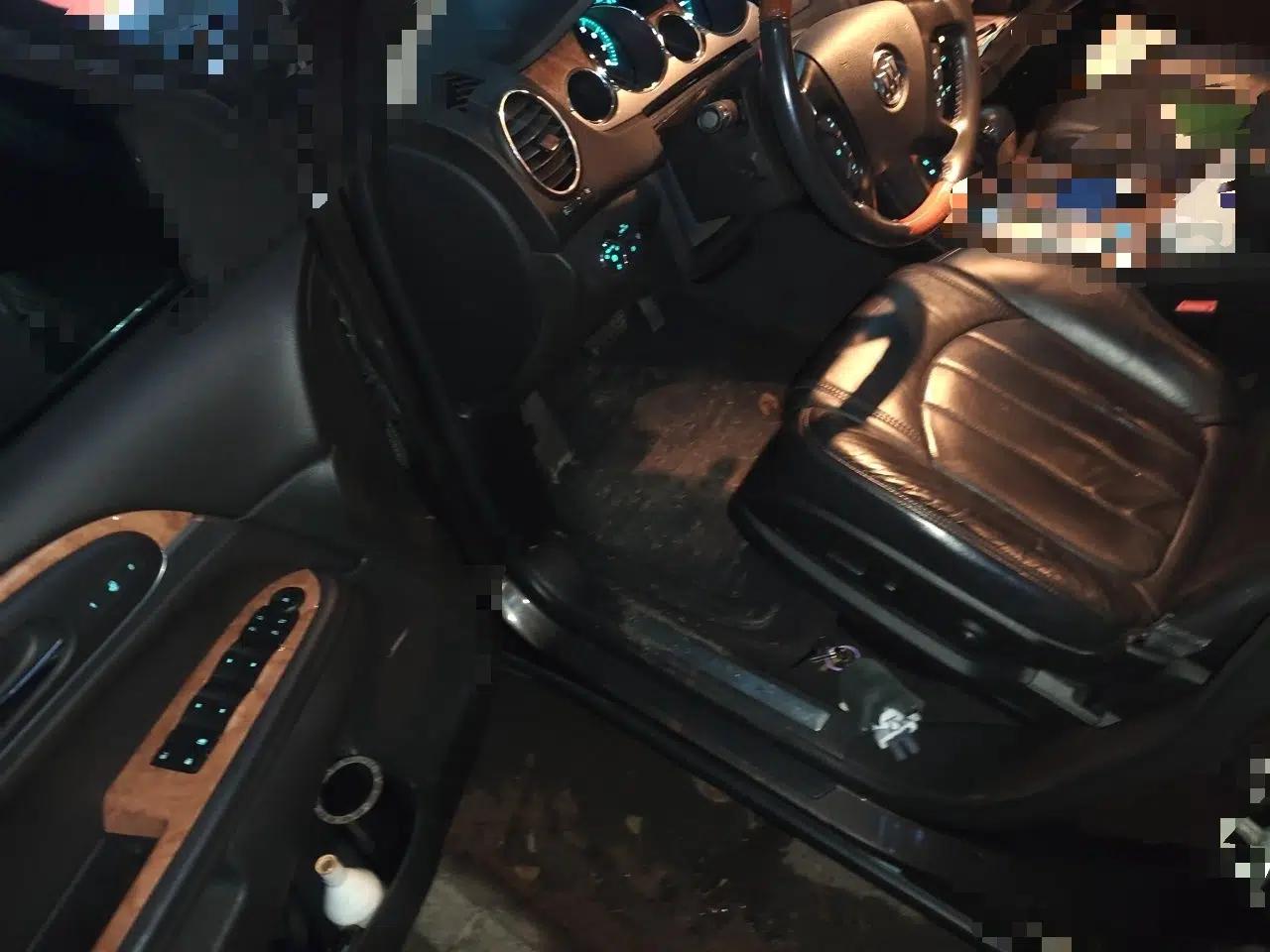 Buick Enclave 2010 3.6L Flagship Edition — миниатюра 17