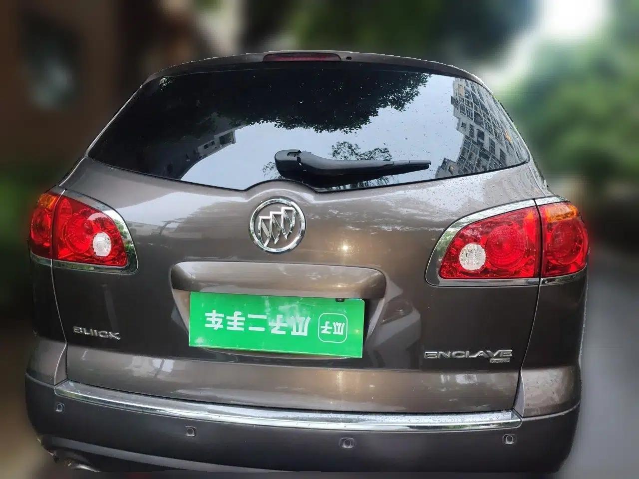 Buick Enclave 2010 3.6L Flagship Edition — миниатюра 5