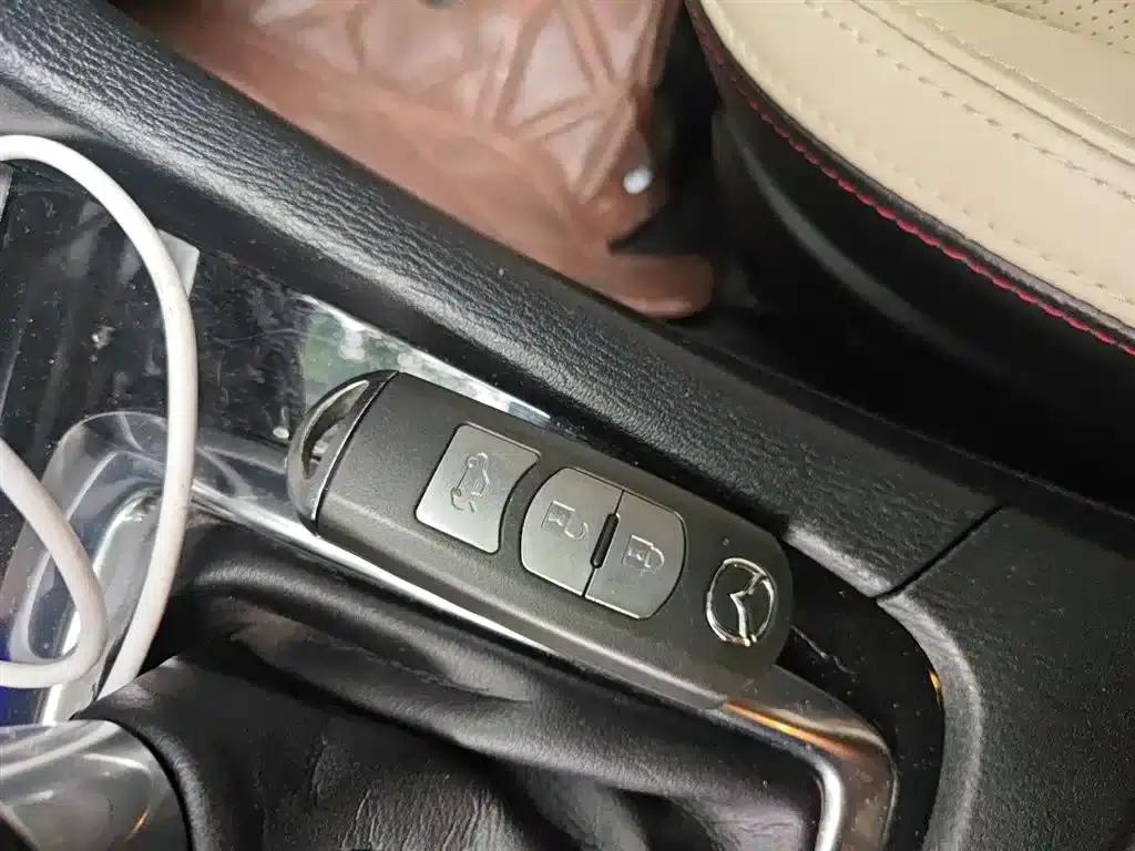 Mazda6 Atenza 2014 2.0L Blue Sky Luxury Edition — миниатюра 12