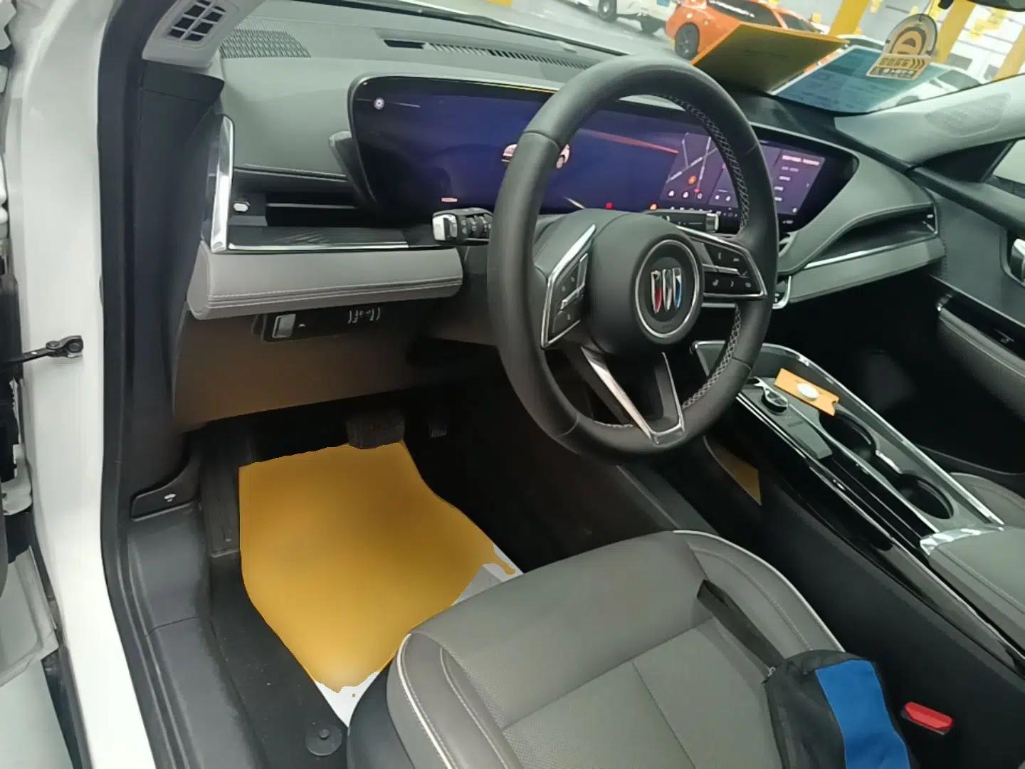 Buick E5 2025 Model 620KM Prestige Edition — миниатюра 13
