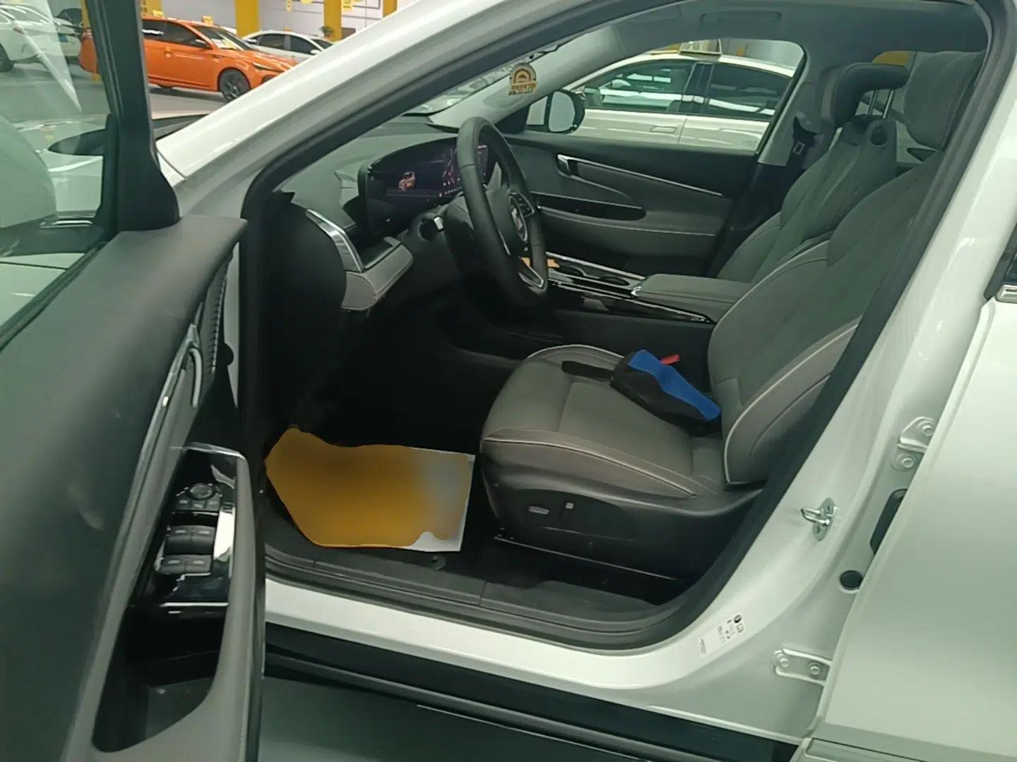 Buick E5 2025 Model 620KM Prestige Edition — миниатюра 18