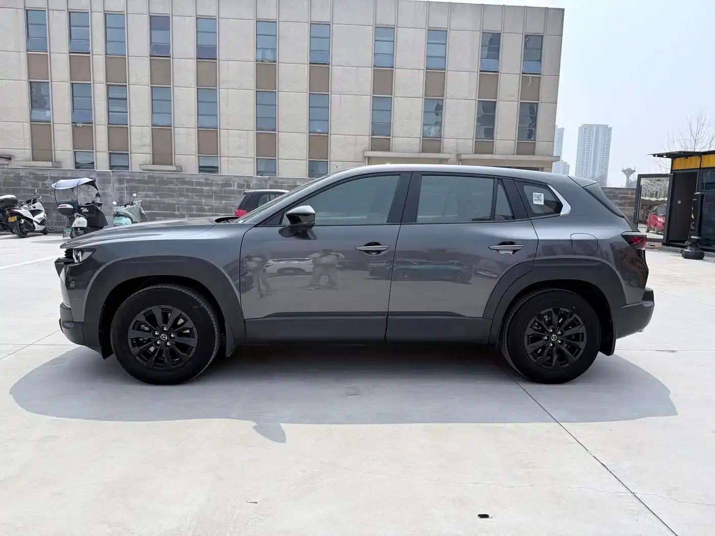 Mazda CX-50 Leading Edition 2023 2.0L — миниатюра 3