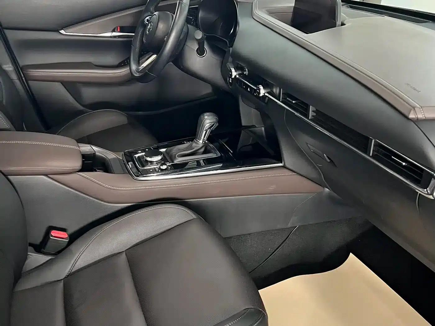 Mazda CX-30 2021 2.0L Automatic Comfort Edition — миниатюра 10