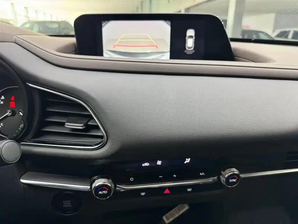 Mazda CX-30 2022 2.0L Automatic Premium Edition — миниатюра 14