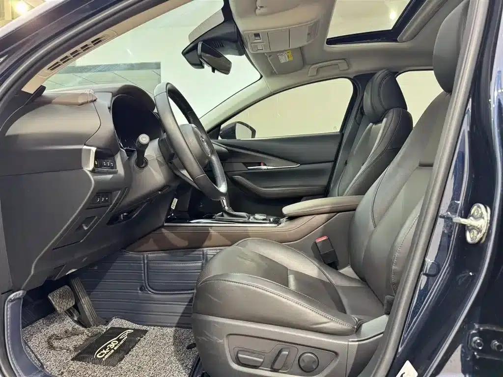 Mazda CX-30 2022 2.0L Automatic Premium Edition — миниатюра 7