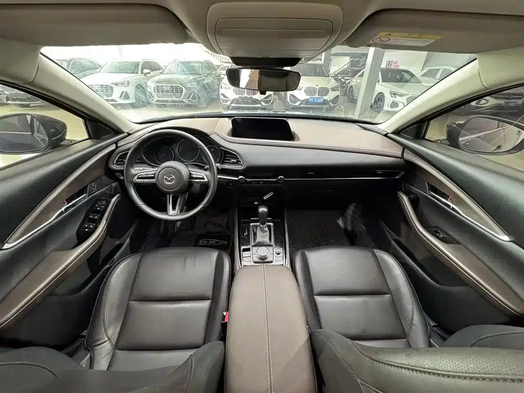Mazda CX-30 2022 2.0L Automatic Premium Edition — миниатюра 9