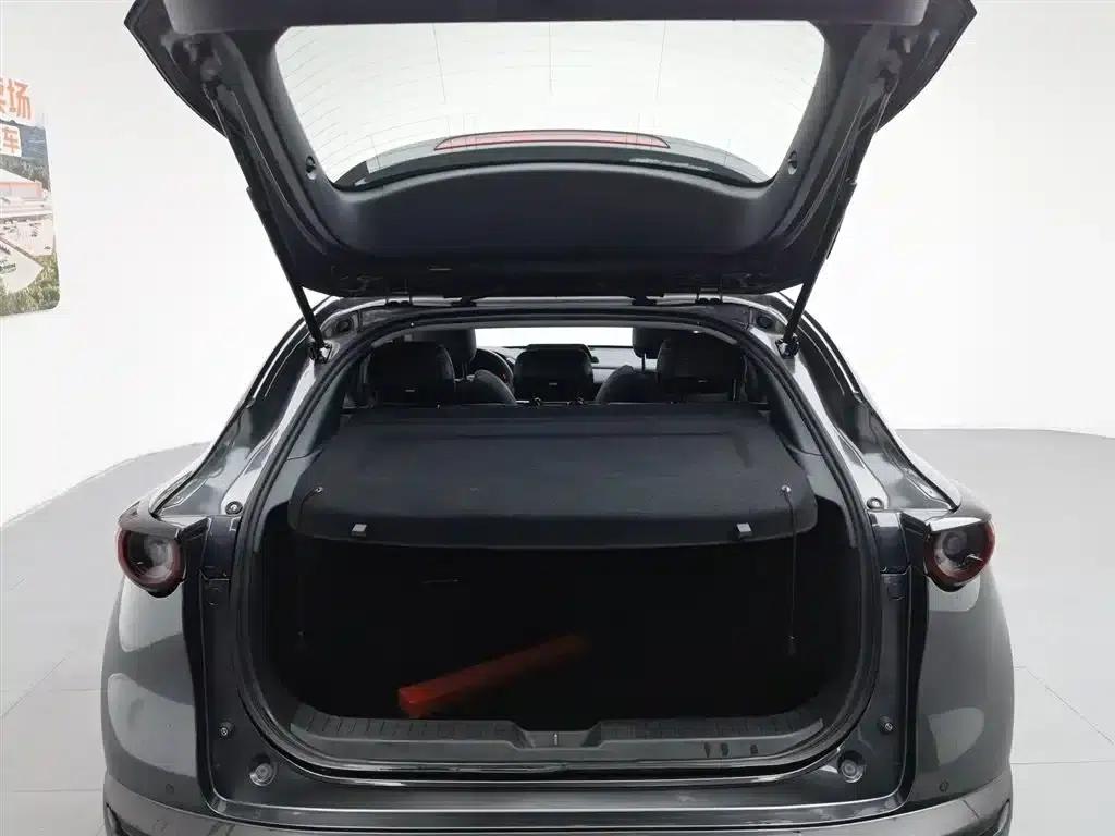 Mazda CX-30 2020 2.0L Automatic Comfort Edition — миниатюра 16