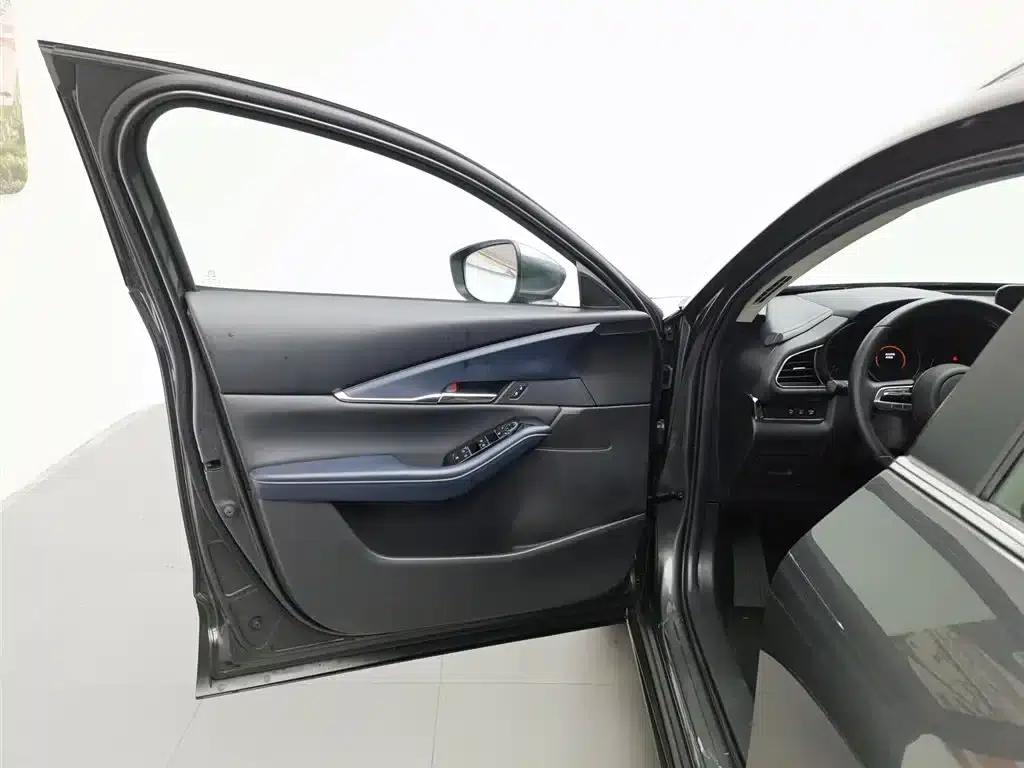 Mazda CX-30 2020 2.0L Automatic Comfort Edition — миниатюра 8