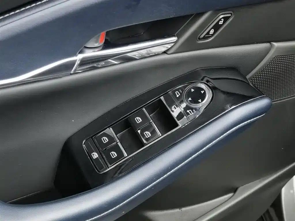 Mazda CX-30 2020 2.0L Automatic Comfort Edition — миниатюра 9