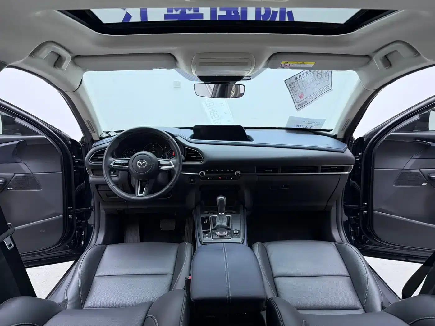 Mazda CX-30 2021 2.0L Automatic Premium Edition — миниатюра 16