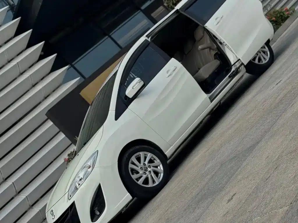Mazda 5 2013 2.0L Automatic Comfort Model — миниатюра 3