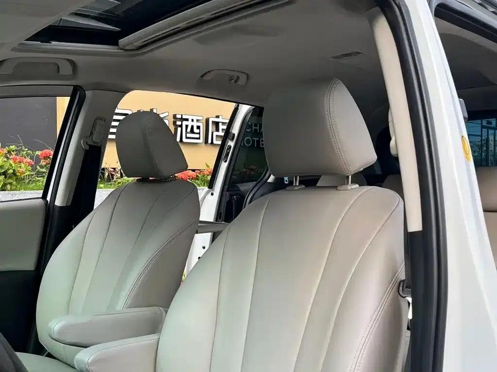 Mazda 5 2013 2.0L Automatic Comfort Model — миниатюра 9