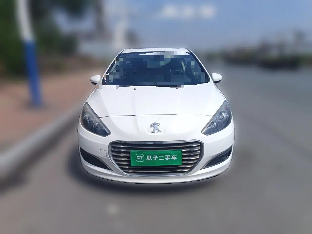 Peugeot 308 2013 1.6L Manual Fashion Model — миниатюра 2