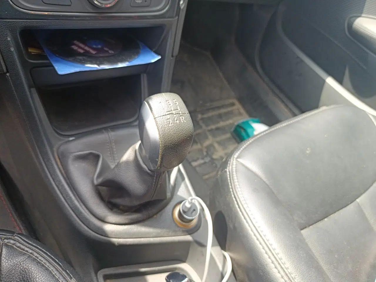 Peugeot 308 2013 1.6L Manual Fashion Model — миниатюра 15