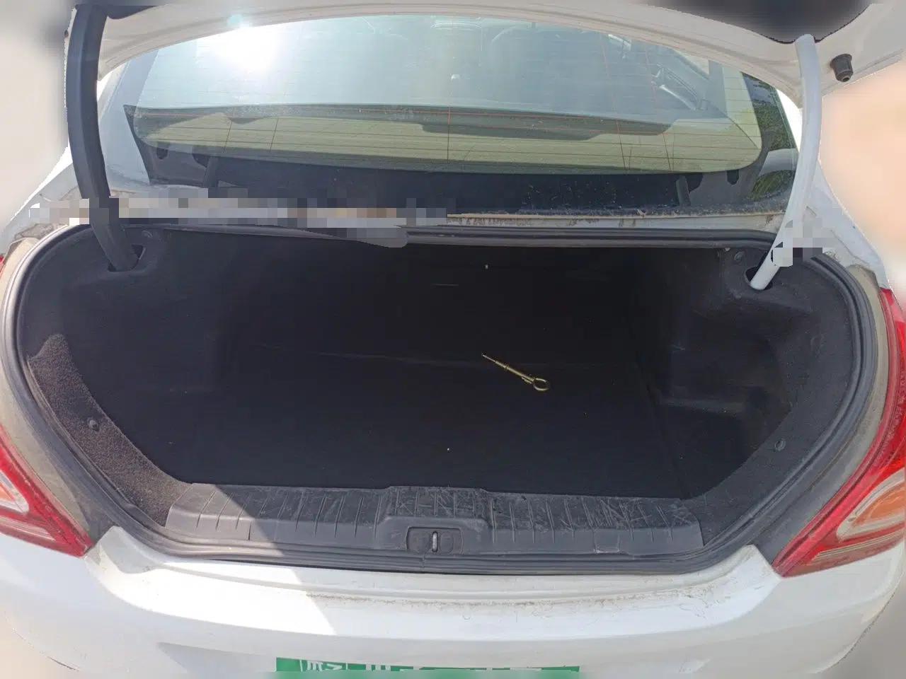 Peugeot 308 2013 1.6L Manual Fashion Model — миниатюра 20