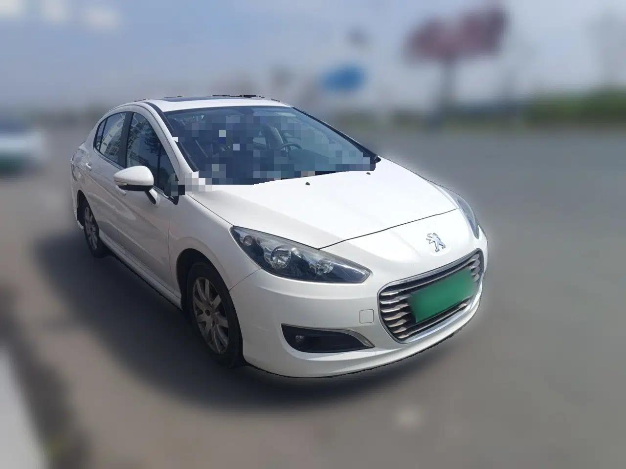 Peugeot 308 2013 1.6L Manual Fashion Model — миниатюра 3