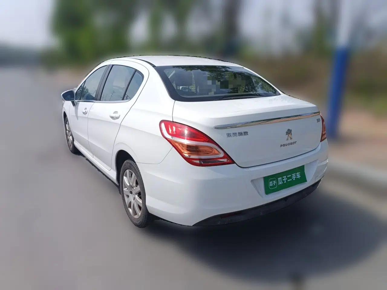 Peugeot 308 2013 1.6L Manual Fashion Model — миниатюра 4
