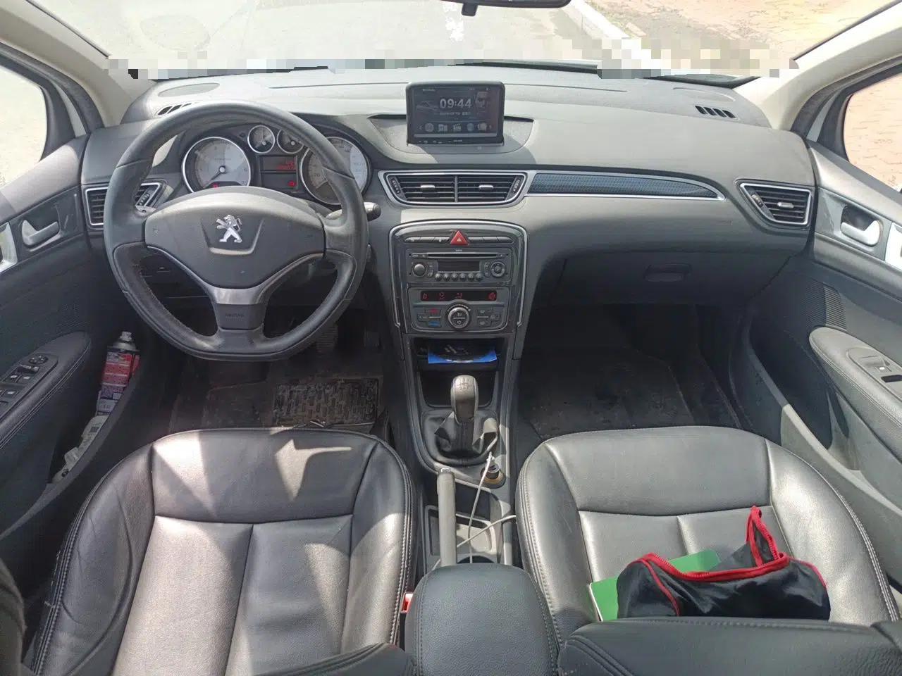Peugeot 308 2013 1.6L Manual Fashion Model — миниатюра 10