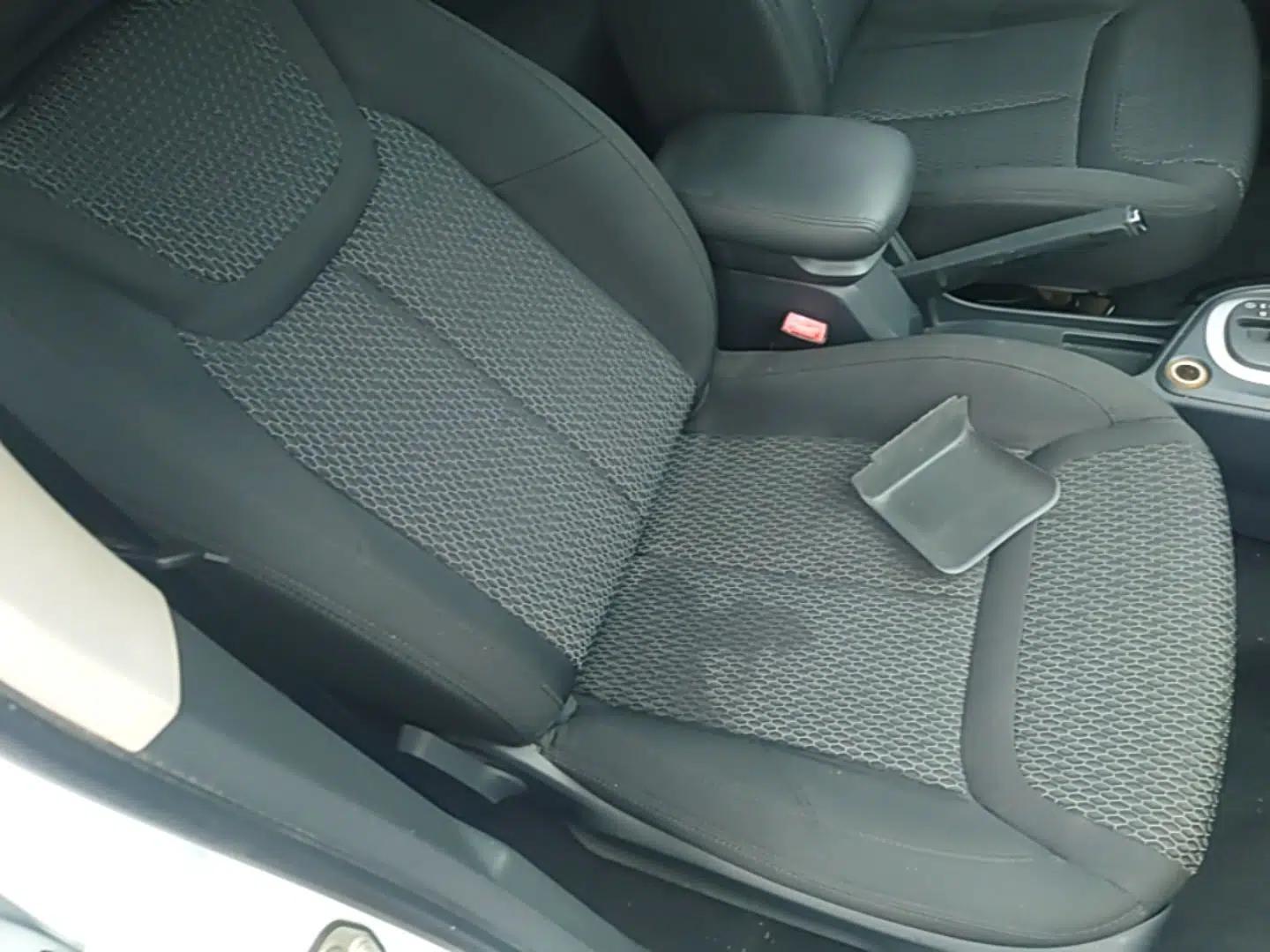Peugeot 308 2014 Enjoy Edition Classic 1.6L Automatic Premium Model — миниатюра 23