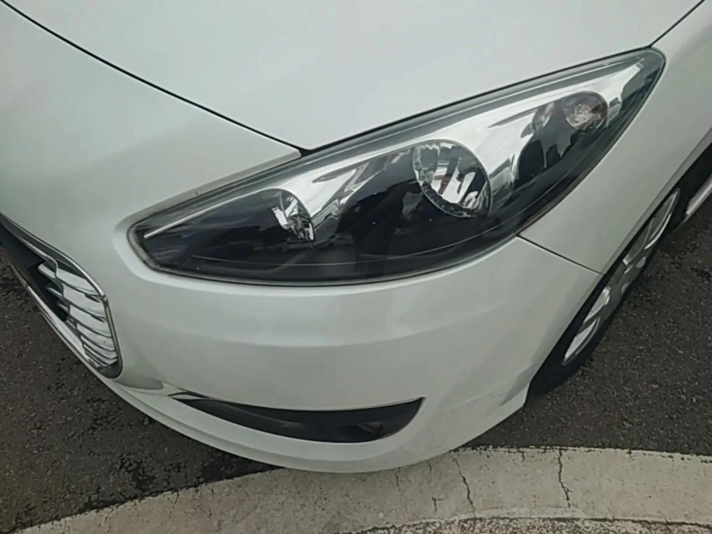 Peugeot 308 2014 Enjoy Edition Classic 1.6L Automatic Premium Model — миниатюра 9