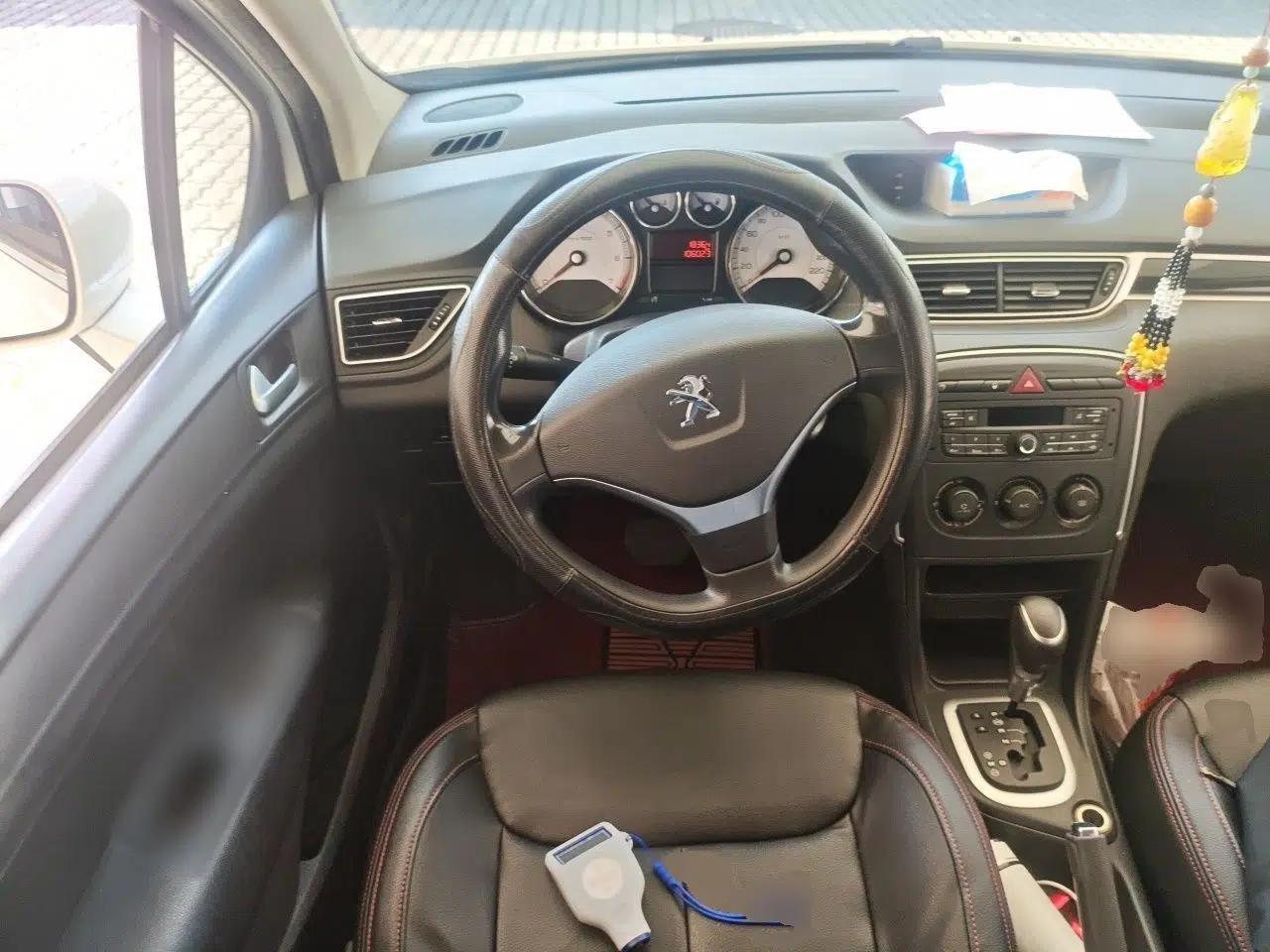 Peugeot 308 2014 Enjoy Edition Classic 1.6L Automatic Premium Model — миниатюра 11